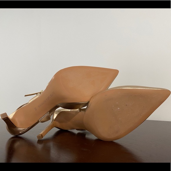 NWOT BANANA REPUBLIC GOLDEN HEELS - Picture 5 of 5
